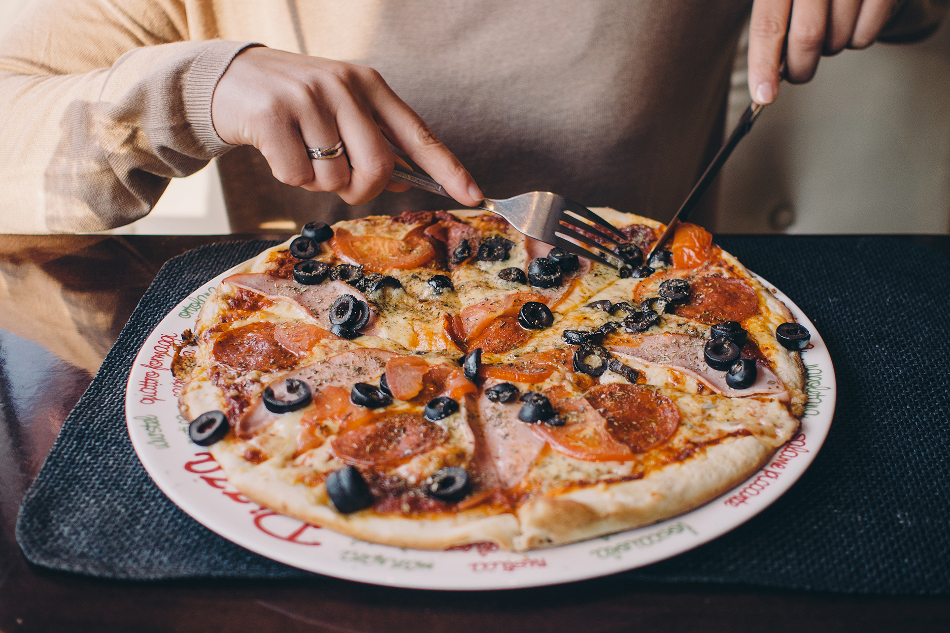 Deu 7.000 pedaços de pizza em congestionamento, mas movimento só